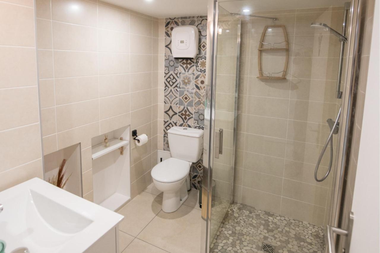 Kasa Home - Calme, Cosy, Wifi & Netflix Saint-Martin-la-Plaine Екстериор снимка