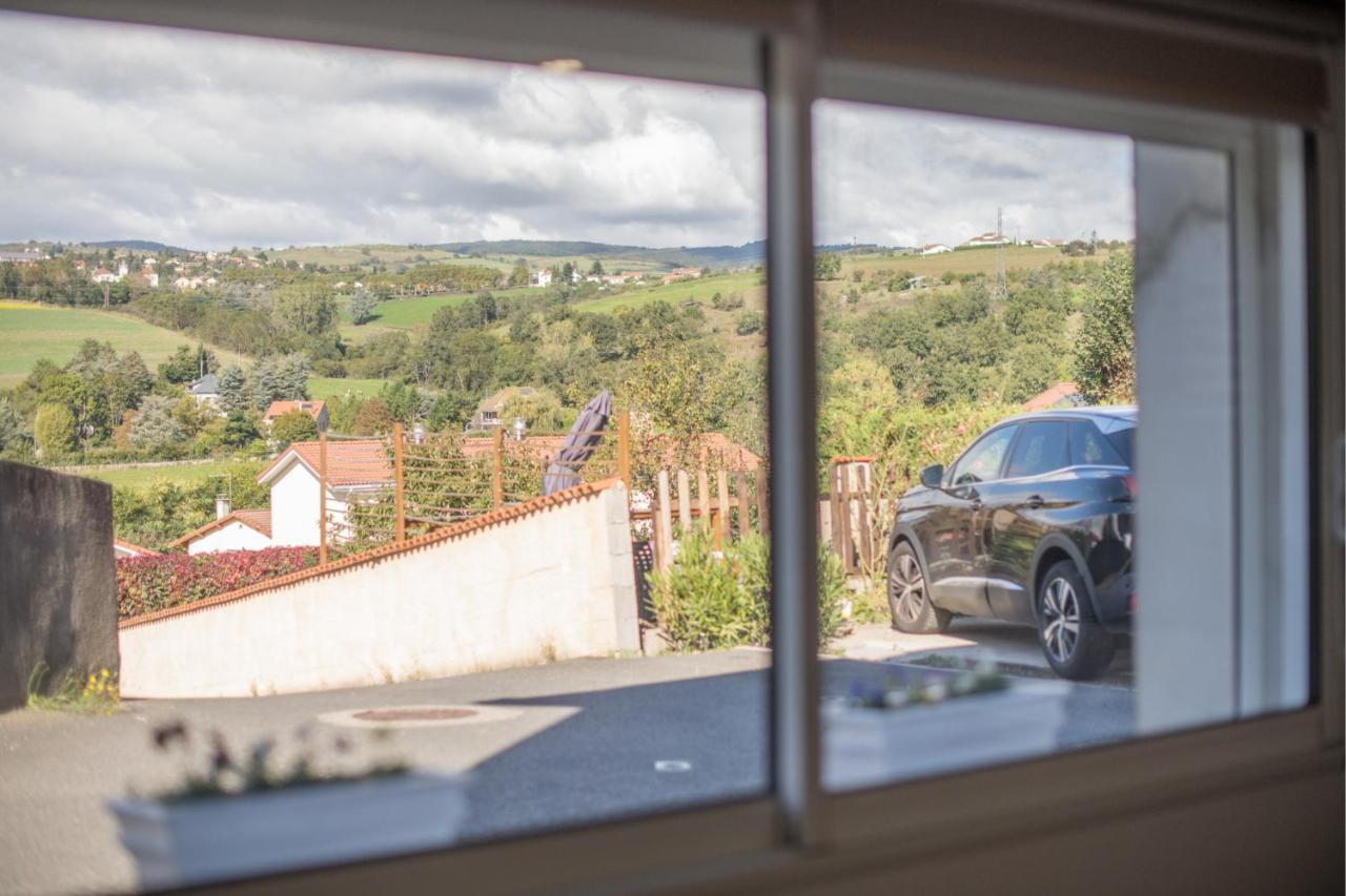 Kasa Home - Calme, Cosy, Wifi & Netflix Saint-Martin-la-Plaine Екстериор снимка